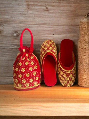 Hand Made Pure Velvet Chatti And Thaili