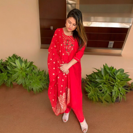 Complete Hand Work With Banarasi Dupatta Kurthi